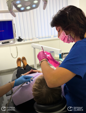 Dentalni tretman u toku - Estesa Dental